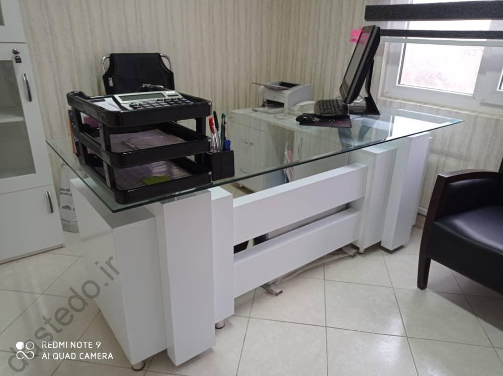 میز مدیریت شیشه ای هایگلاس