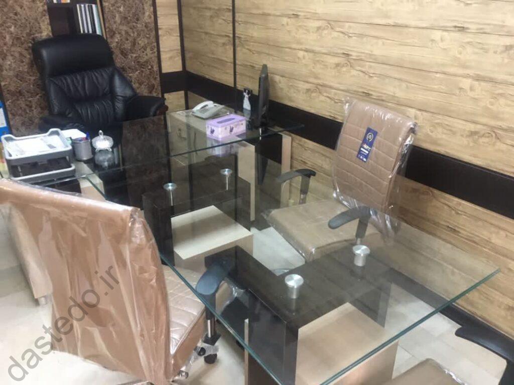 میز کنفرانس و مدیریت شیشه ای