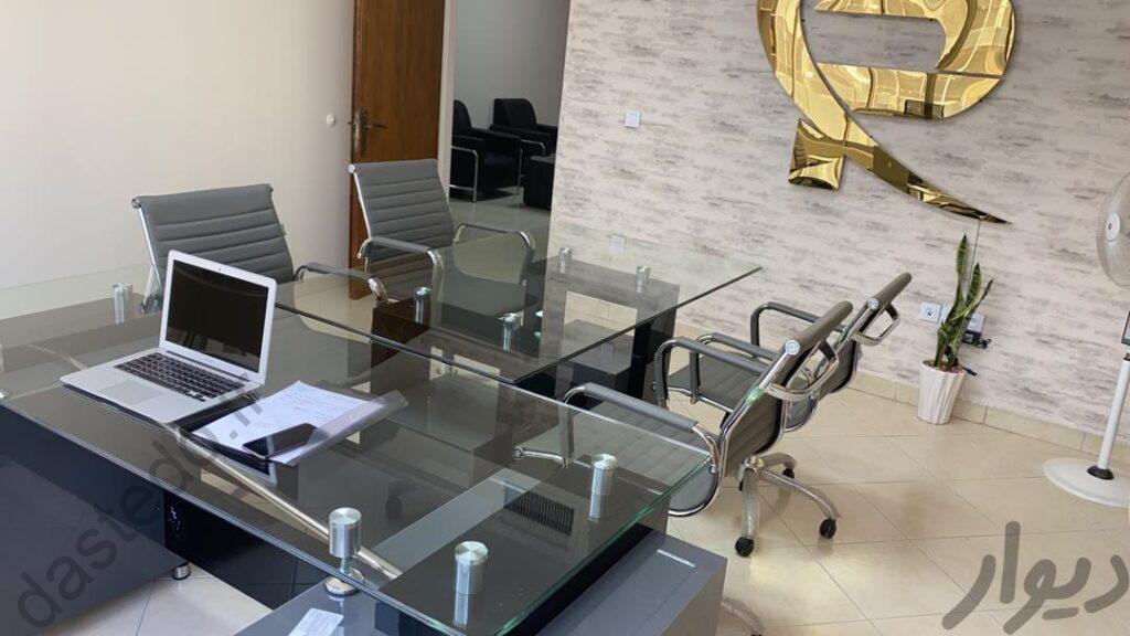 میز  مدیریت کنفرانس