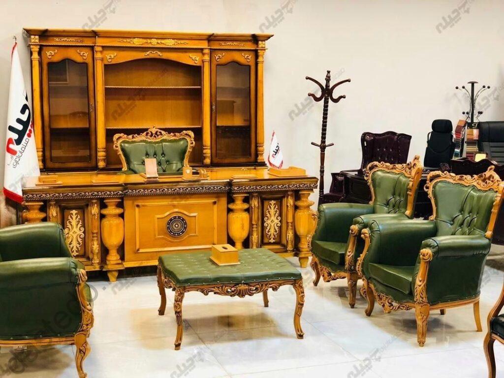 میز مدیریت اسپانیایی
