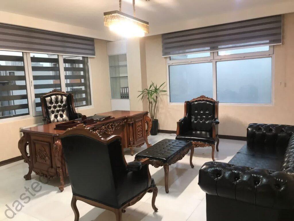 میز مدیریت ملکه