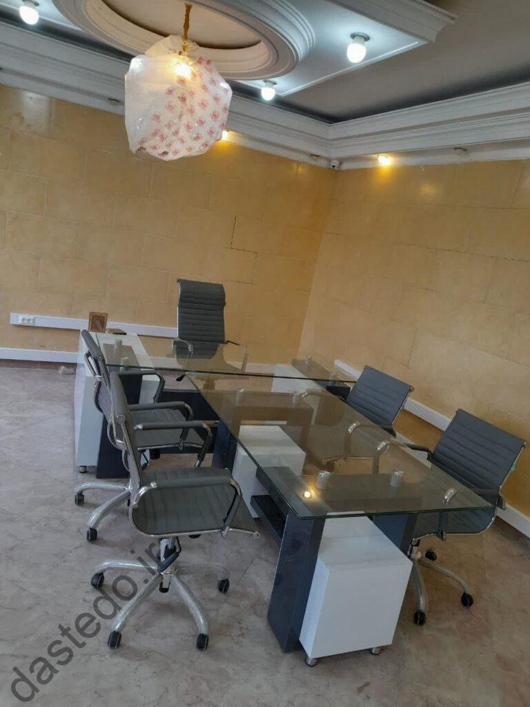 میز مدیریت الدار شیشه ای هایگلاس با کنفرانس در رنگ بندی