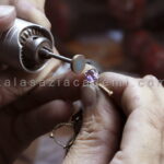 کتاب فروشندگی و ساخت طلا و جواهر و تراش سنگ