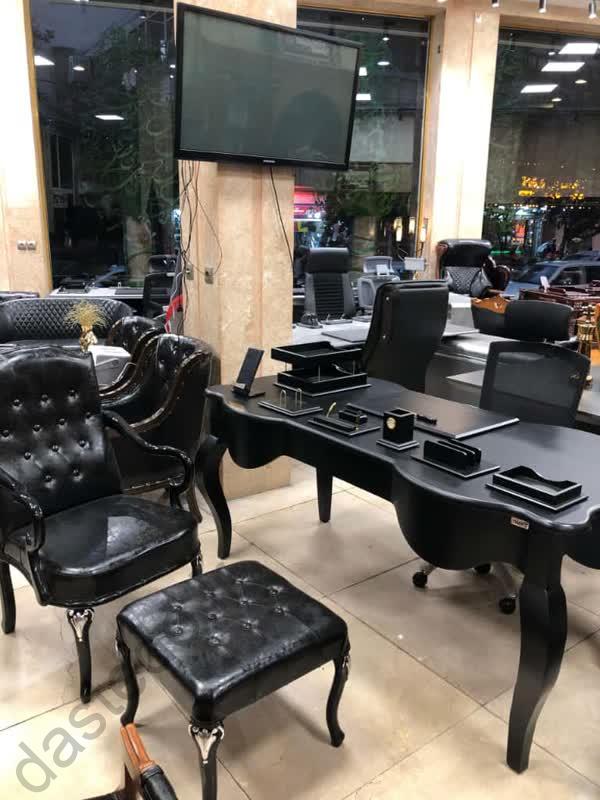 میز چوبی رز