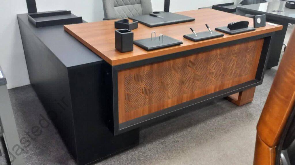 میز شاهکار