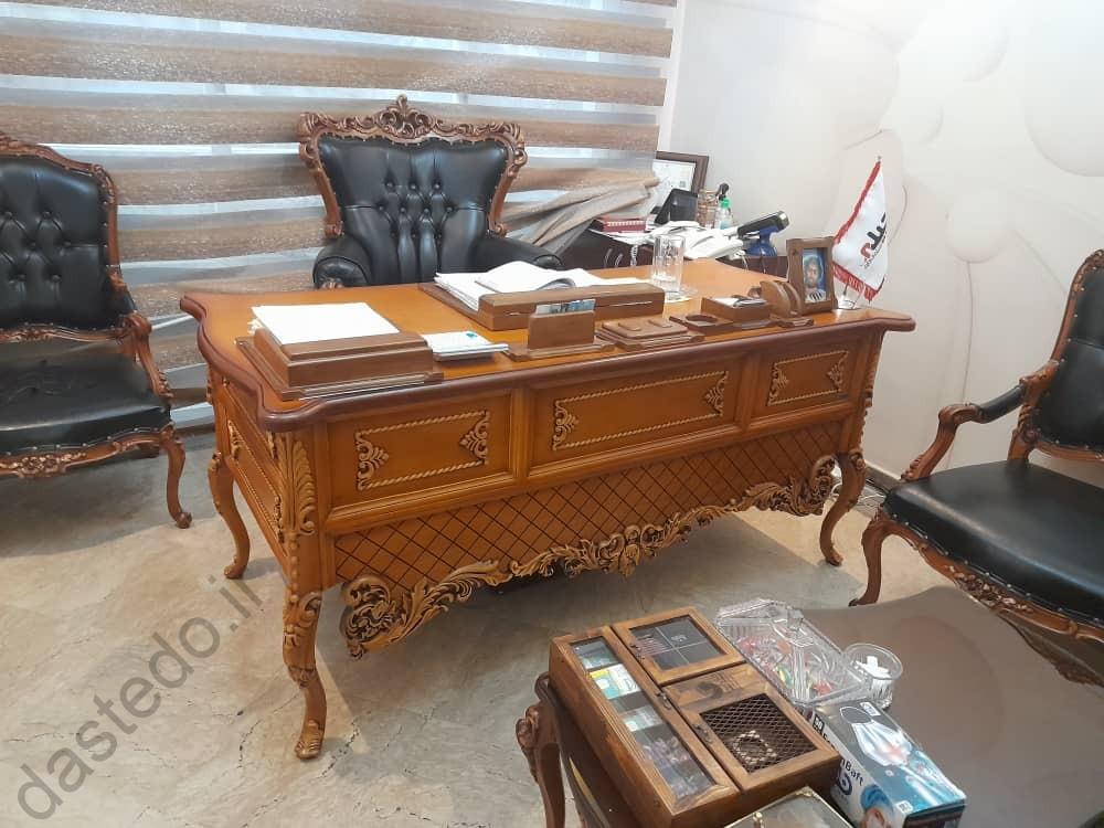 میز مدیریت امپراطور