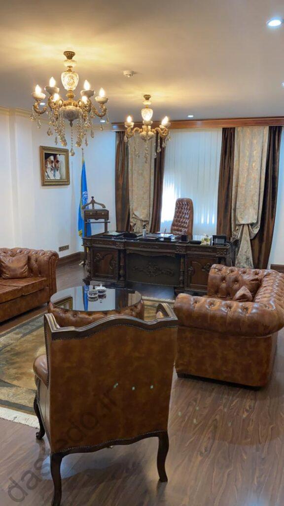 میز شاهی به همراه مبل چستر